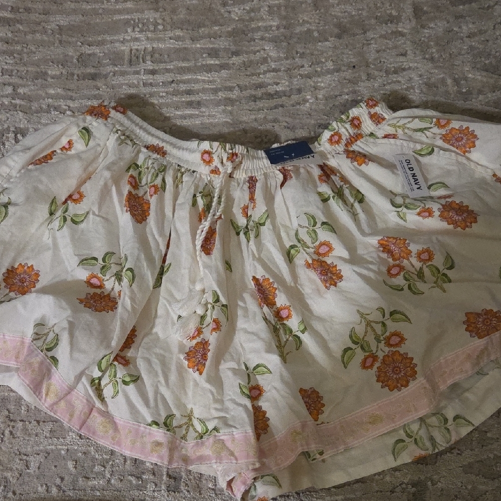 Old Navy Floral Print Women Shorts
